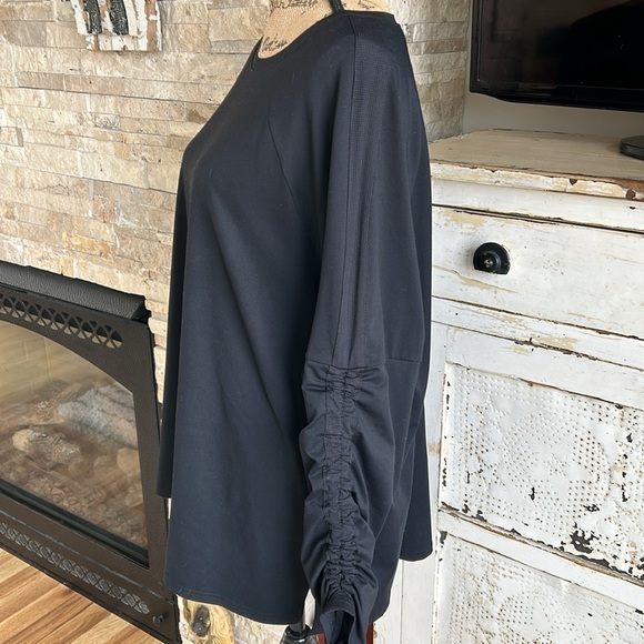 Fabletics black long ruched sleeve side slits sweatshirt hi lo - Picture 6 of 16